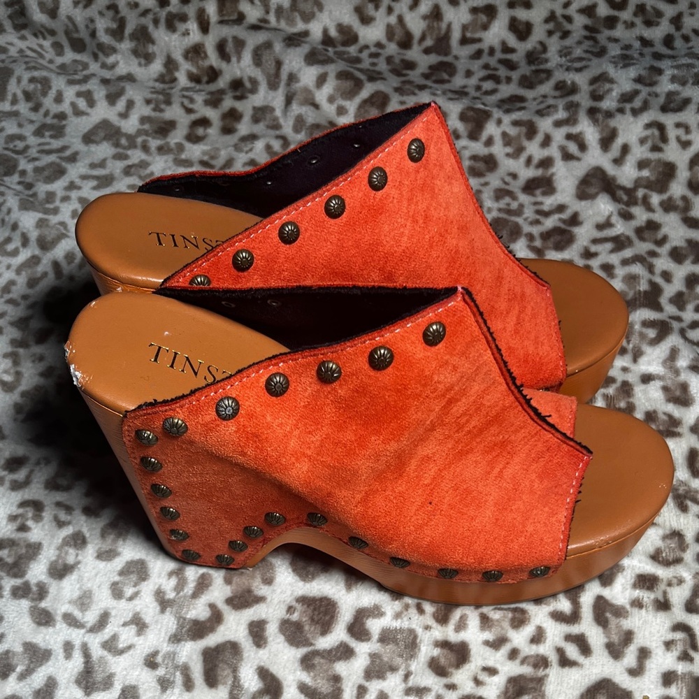 Tinseltown Women's Bold Orange Sandals - Picture 3 of 7